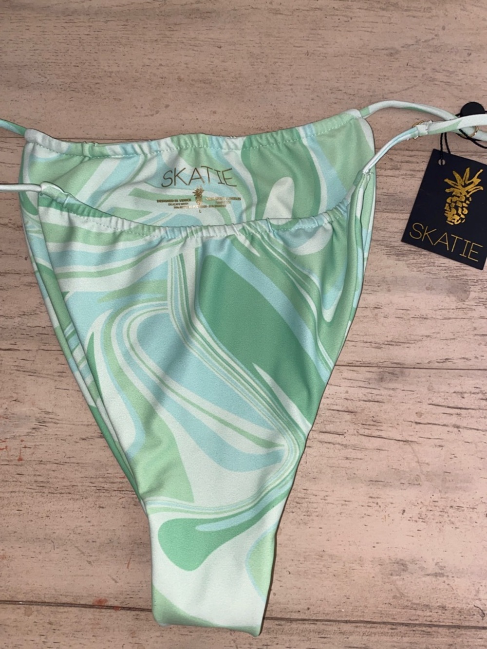 New Skatie Mint Wave Size Large, 21% spandex, bikini bottom